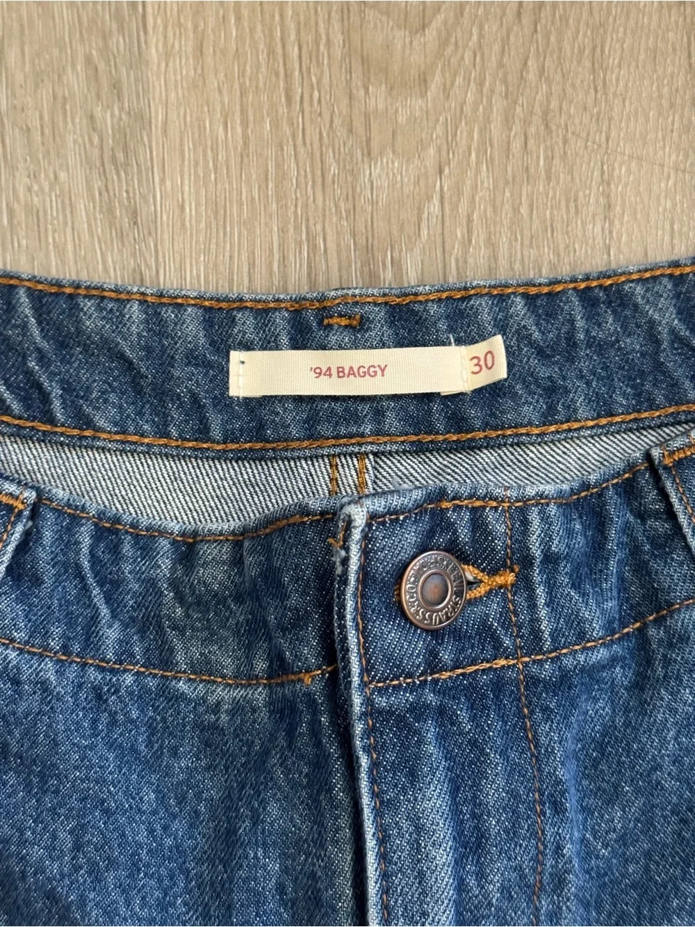 Levi’s 94 Baggy Jeans - Picture 3 of 4